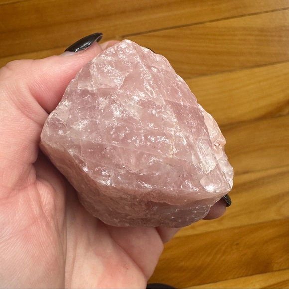 Raw Rose Quartz Crystal, collectible, mineral, rock, witchy, magic - Picture 4 of 4